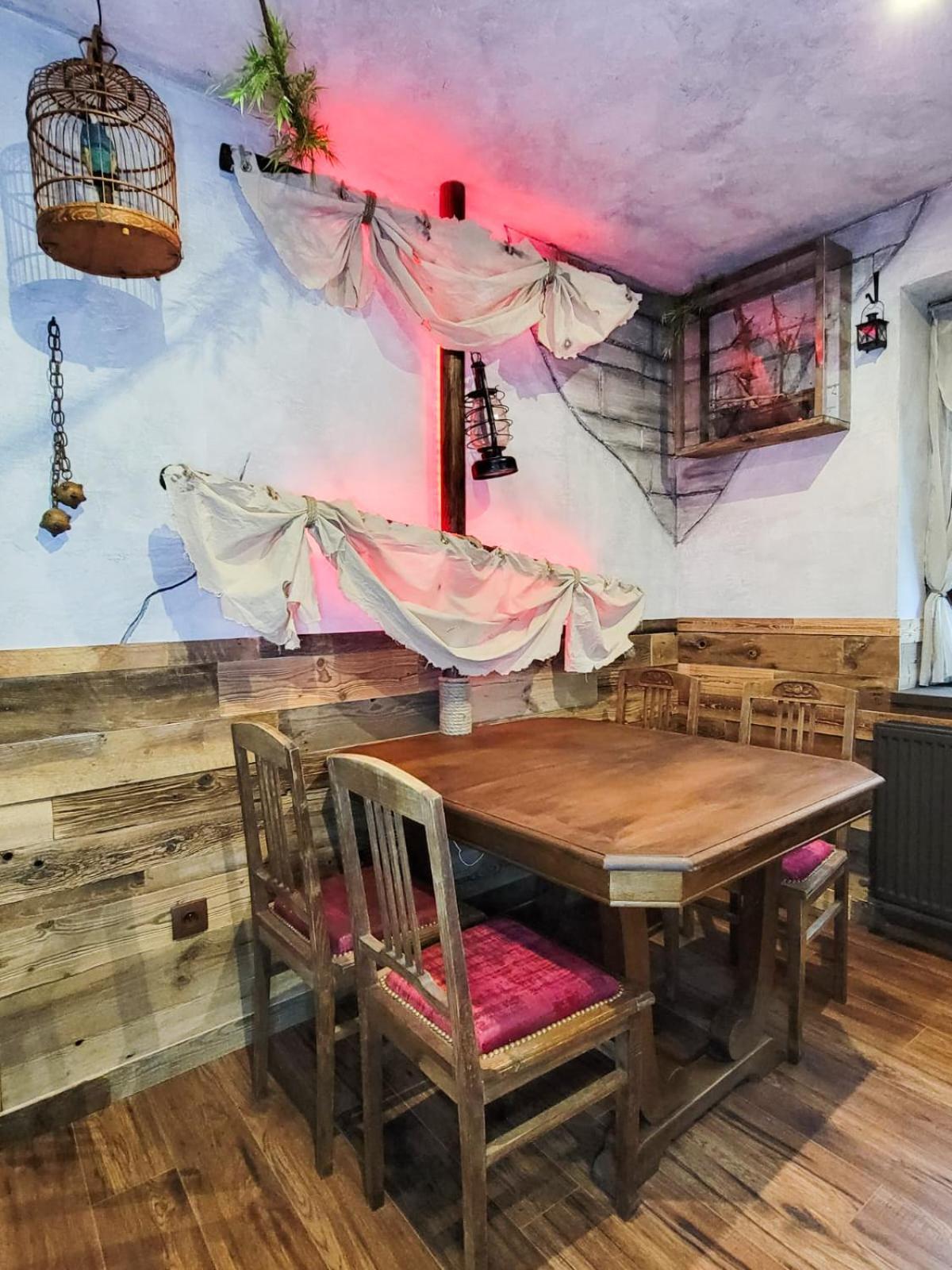 Le Repaire Des Pirates Logement Magique Sainte-Croix-en-Plaine ภายนอก รูปภาพ