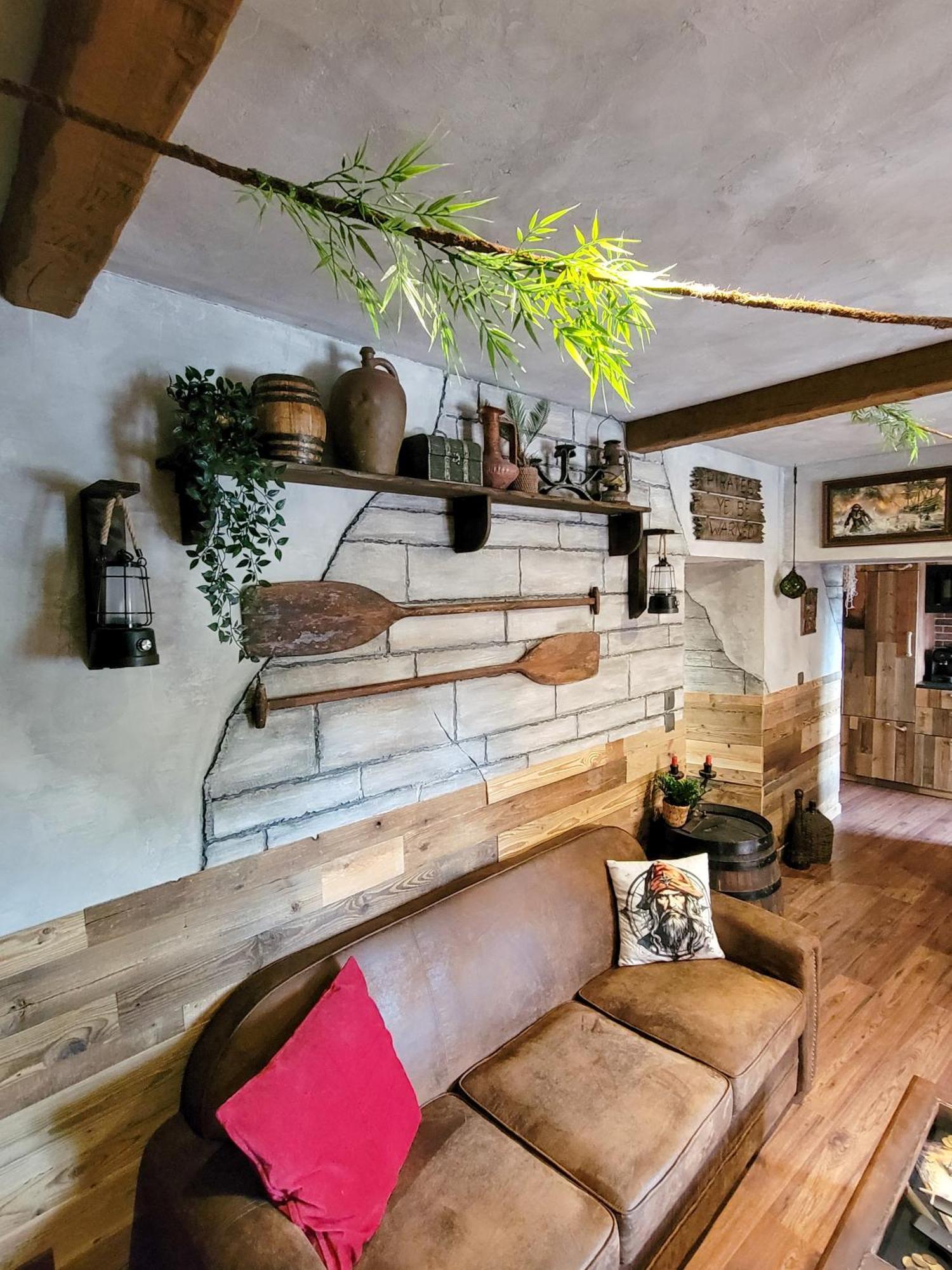 Le Repaire Des Pirates Logement Magique Sainte-Croix-en-Plaine ภายนอก รูปภาพ