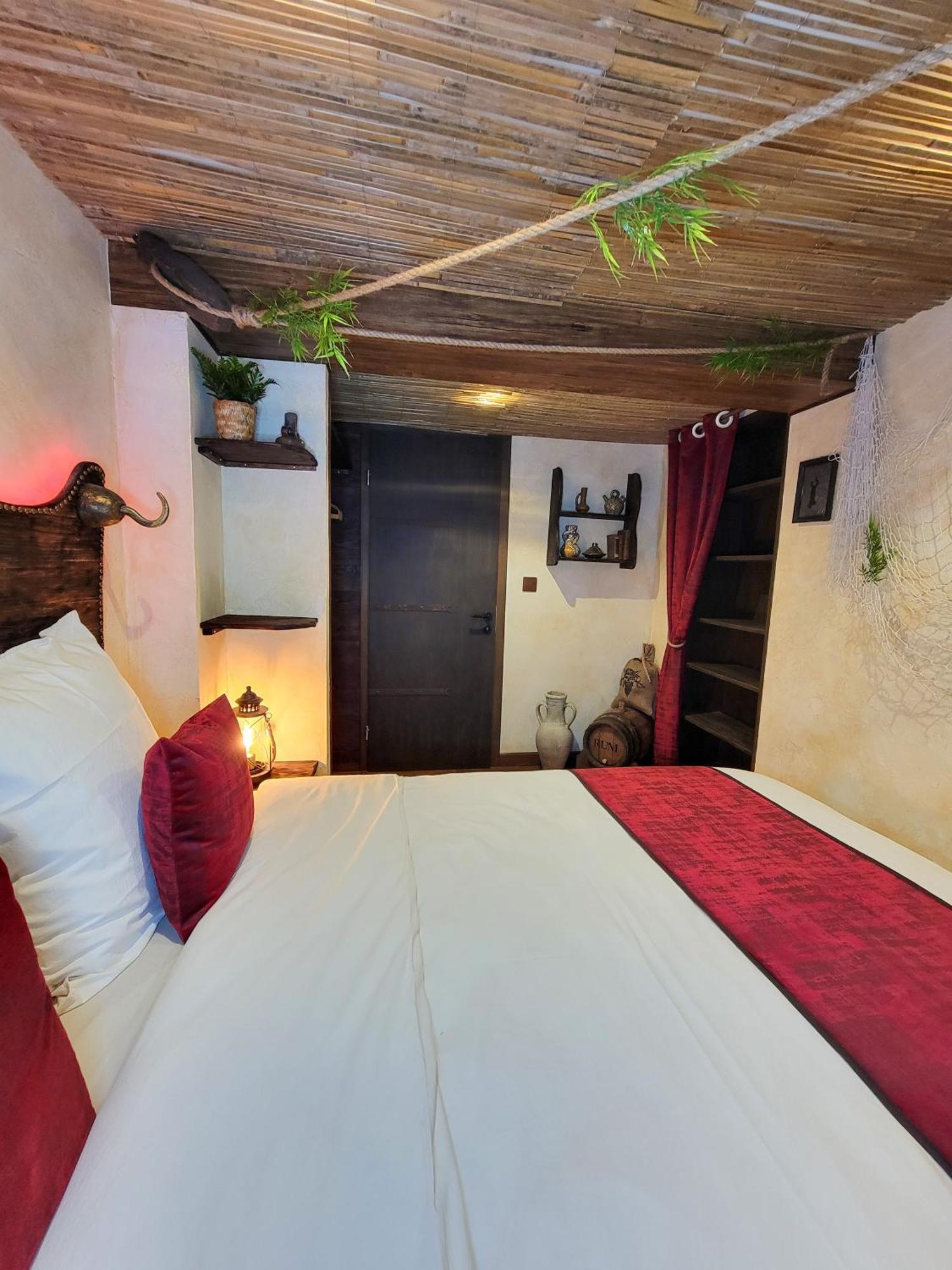 Le Repaire Des Pirates Logement Magique Sainte-Croix-en-Plaine ภายนอก รูปภาพ