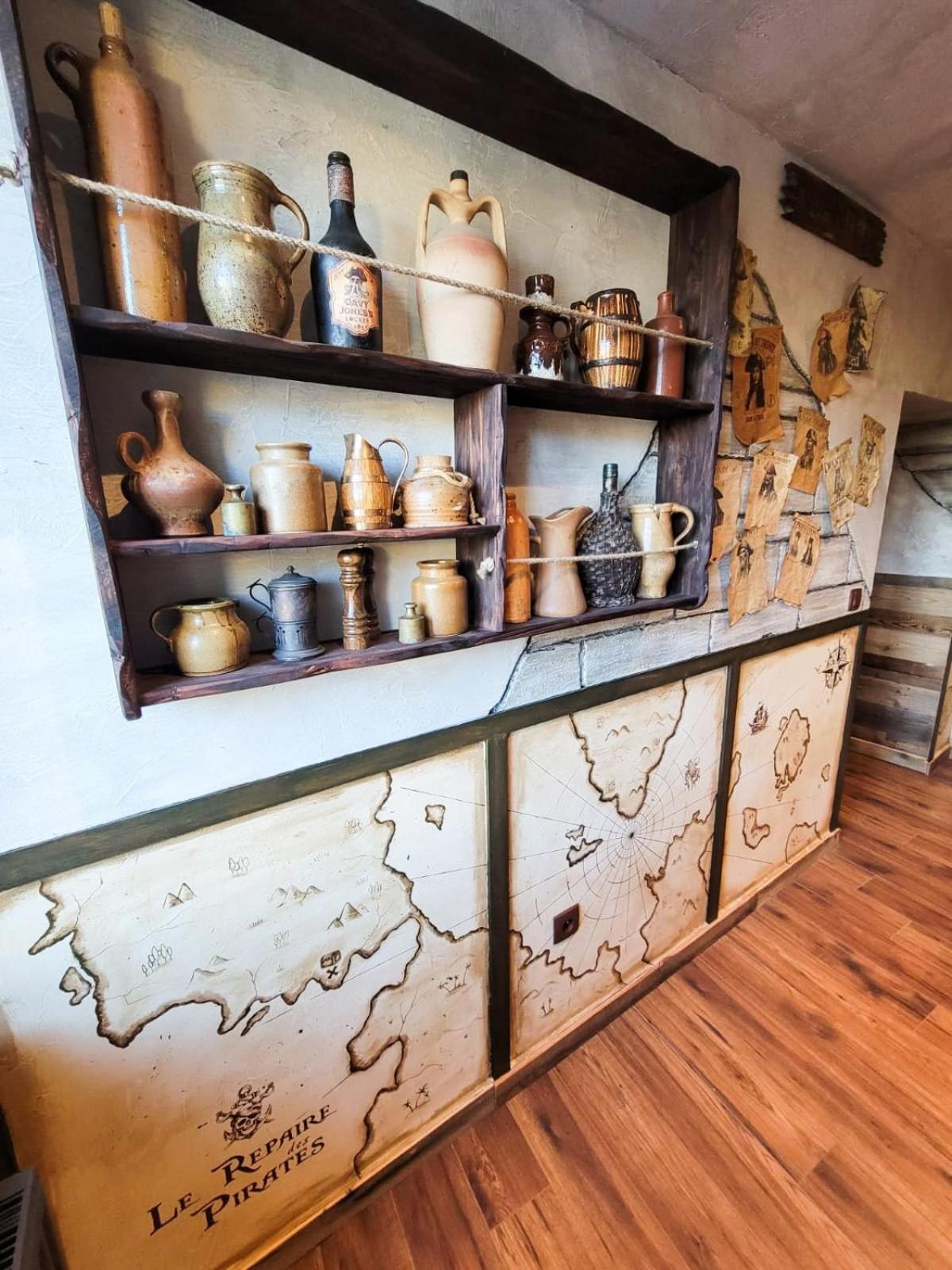 Le Repaire Des Pirates Logement Magique Sainte-Croix-en-Plaine ภายนอก รูปภาพ